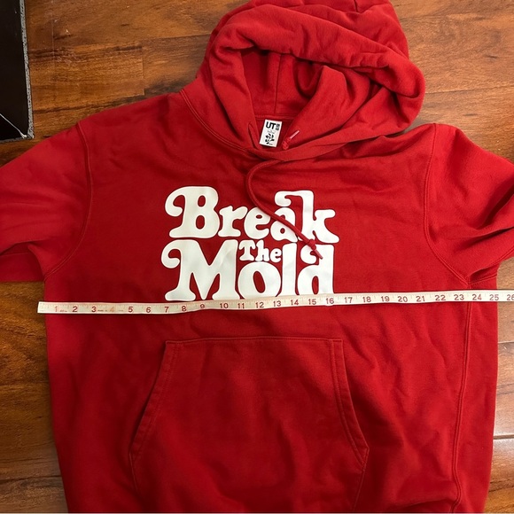 Uniqlo UT × VERDY Break the Mold Hoodie Size Large - Picture 7 of 7